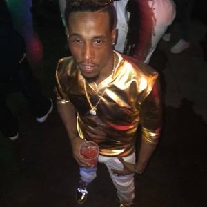 Meet your Posher, Derrick